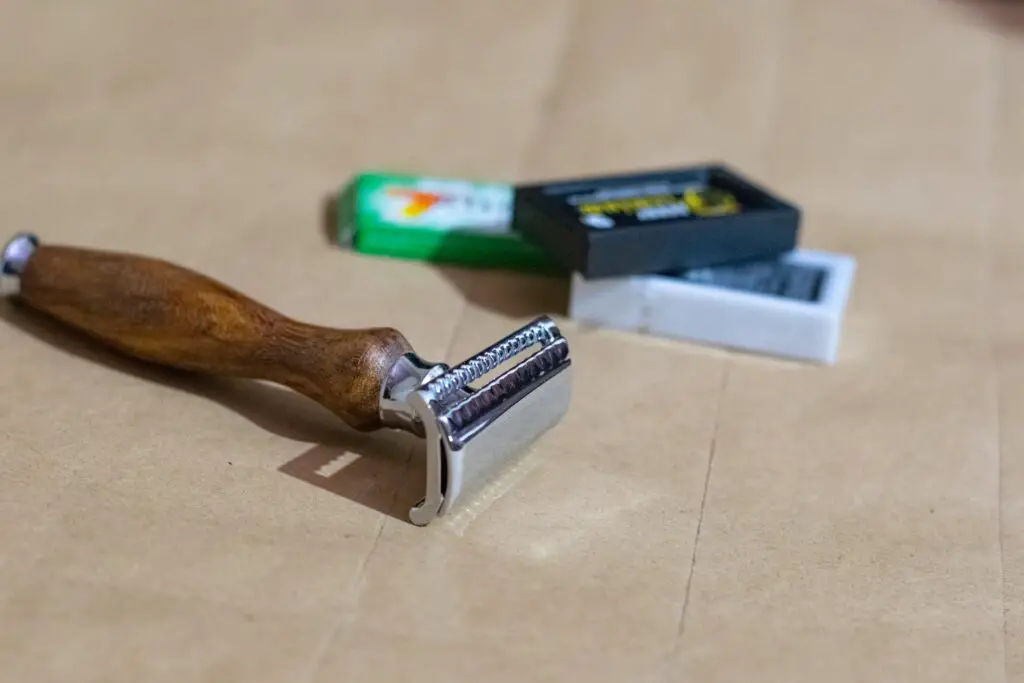 Safety Razor versus Cartridge Razor: Which should I use? 