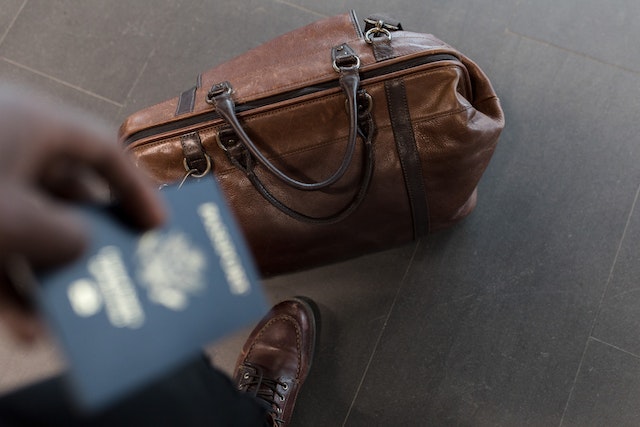 Can you bring a razor through airport security